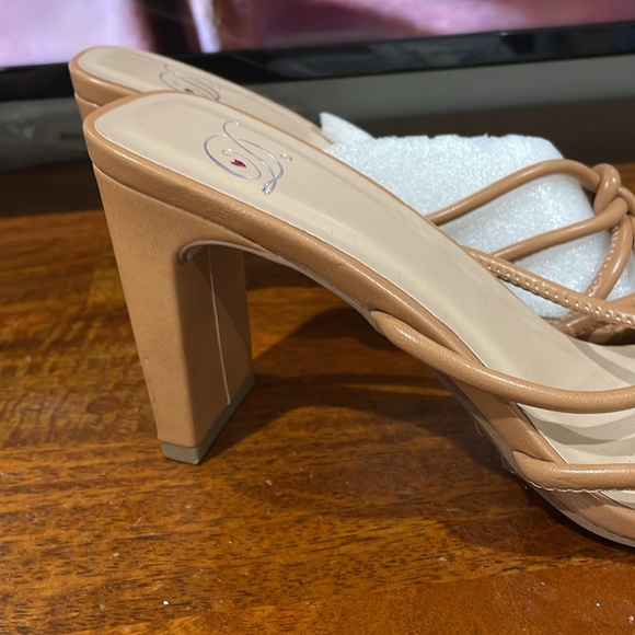 Cute heels - Picture 4 of 12